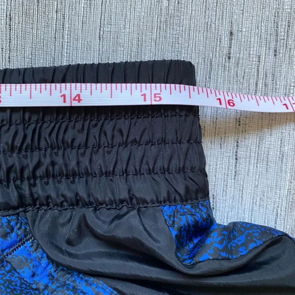 Nike Women's Athletic Shorts in Black and Blue size L